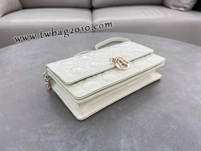 Dior专柜2024新款迪奥高仿原单黑色漆皮革藤格纹Miss肩背斜挎手提包 djfk1325